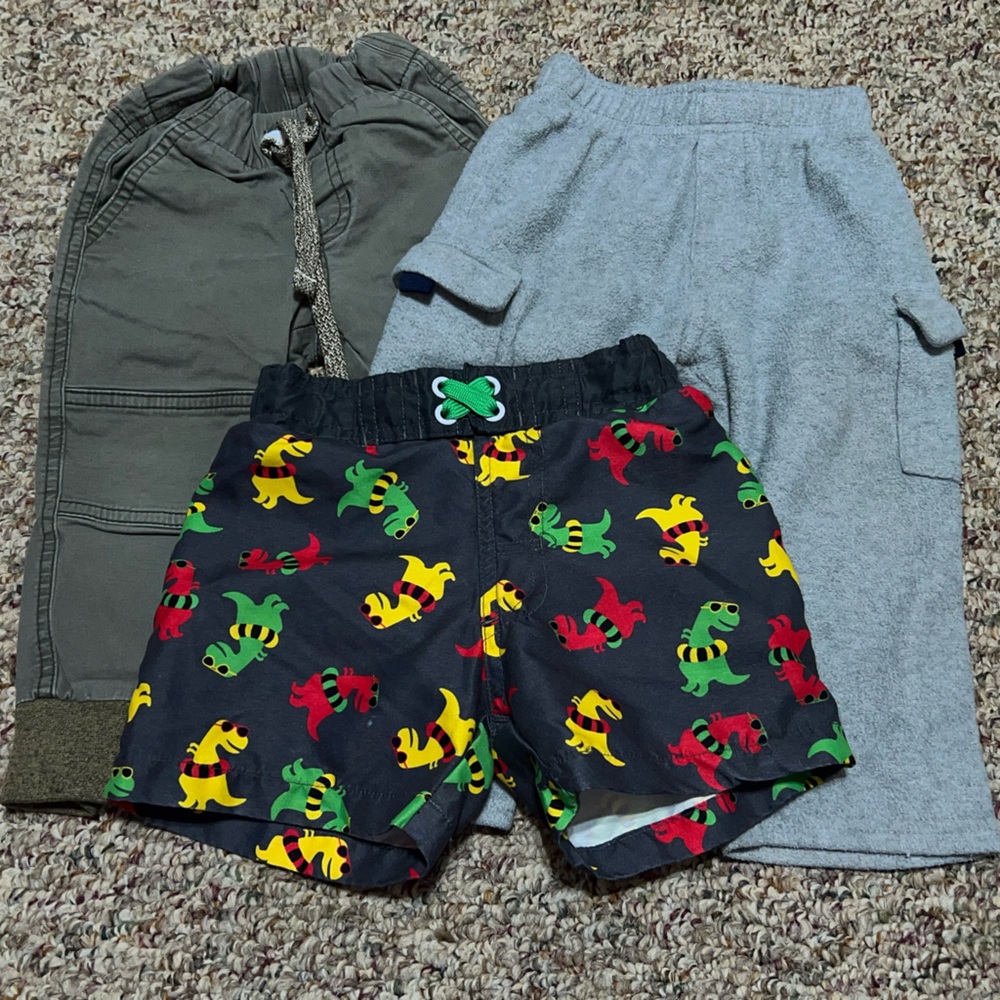 Boys 18 month pants and short set Dinosaur Print Shorts, 2 pants, Lot of 3